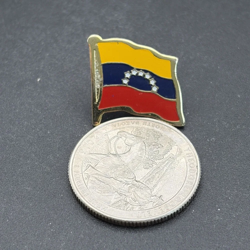 Country Of‎ Venezuela Flag South America Lapel Hat Pin